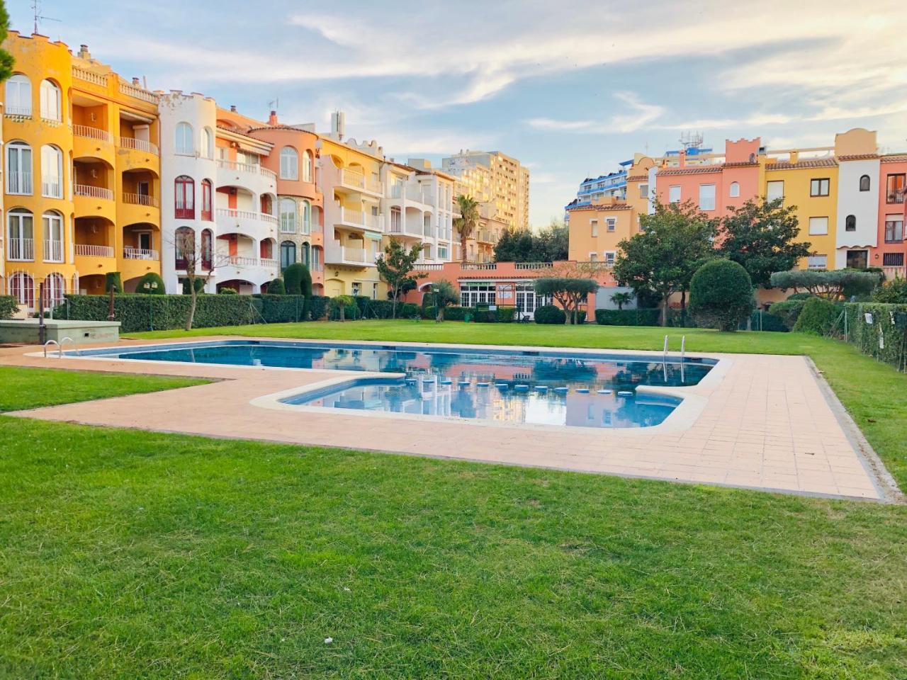 Gran Reserva - Apartamento En El Centro De Empuriabrava - Cerca De La Playa - Piscina Comunitaria المظهر الخارجي الصورة